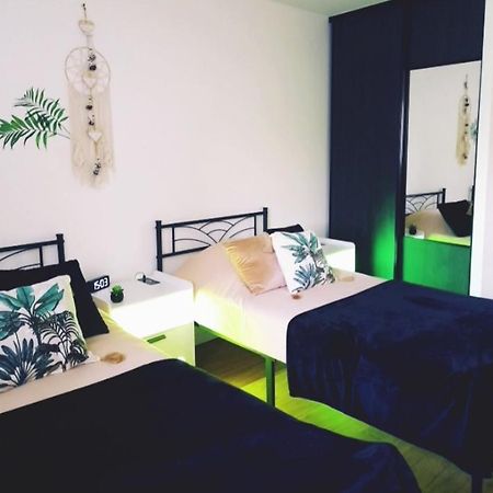 Appartement Le Moderne Ideal Pour Couples Et Professionnels Ornans Exterior foto
