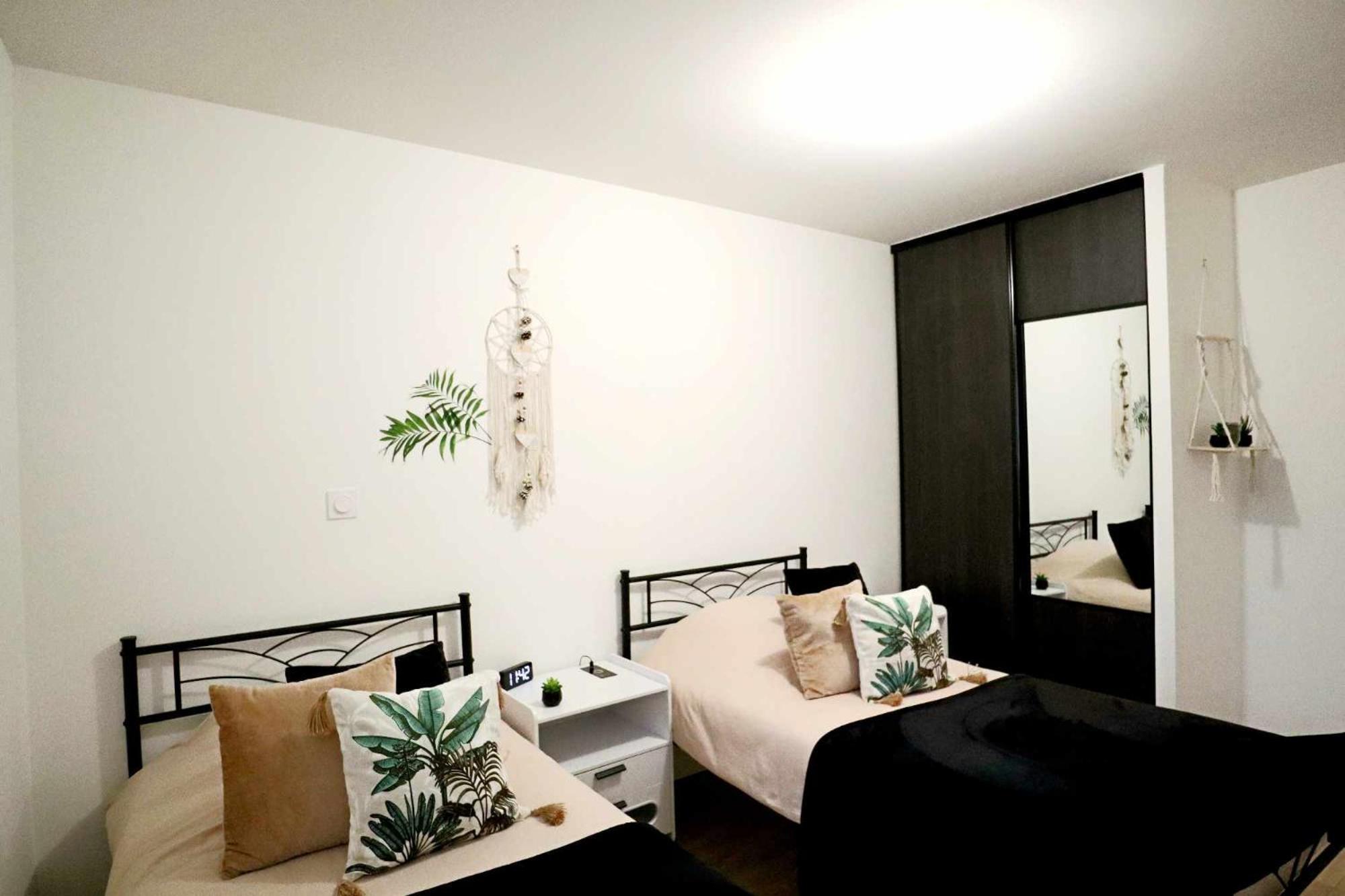 Appartement Le Moderne Ideal Pour Couples Et Professionnels Ornans Exterior foto